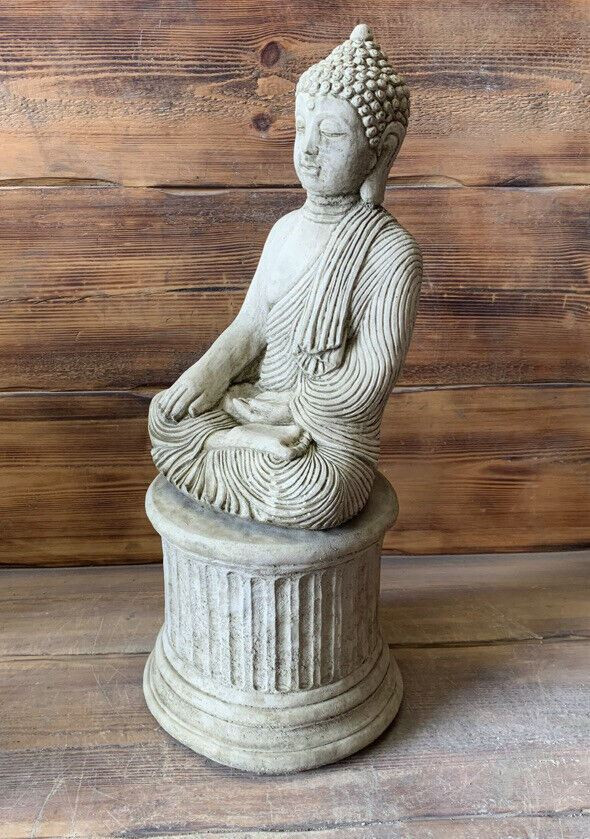 STONE GARDEN LARGE MAZE ROBE BUDDHA ON PLINTH NATURAL GIFT  CONCRETE ORNAMENT