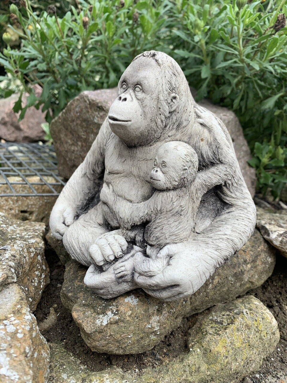 STONE GARDEN ORANGUTAN MONKEY AND BABY CUTE  GIFT ORNAMENT