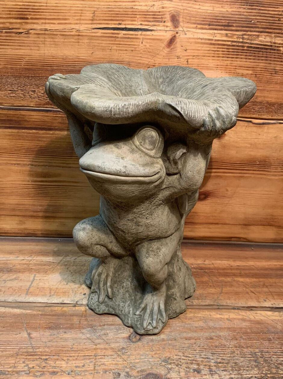 STONE GARDEN FROG TOAD LILY BIRD BATH  STATUE ORNAMENT