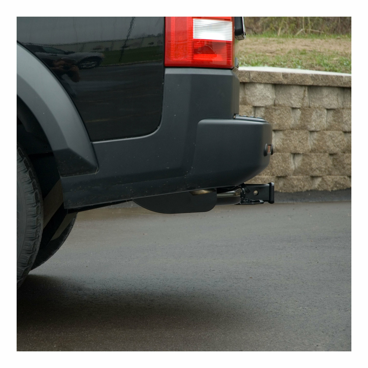 2010-2016 Land Rover LR4 All CURT Class 3 Trailer Hitch, 2" Receiver + 2" Ball + 1-7/8" Ball Kit