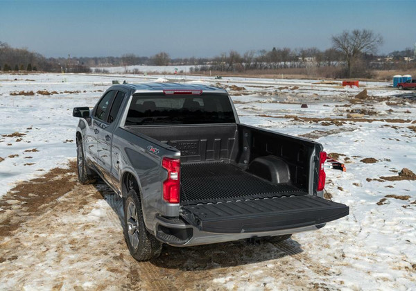16-24 (19-23 Classic) Ram 1500/16-24 2500/3500 6' 4" Bed - Rugged Liner Under Rail Bedliner w/ TG Spoiler w/ Cargo Light D65U16