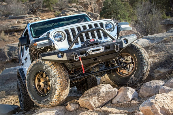 Warn 101337 Off-Road Winch Bumper Jeep JL/JT Black Steel - WARN