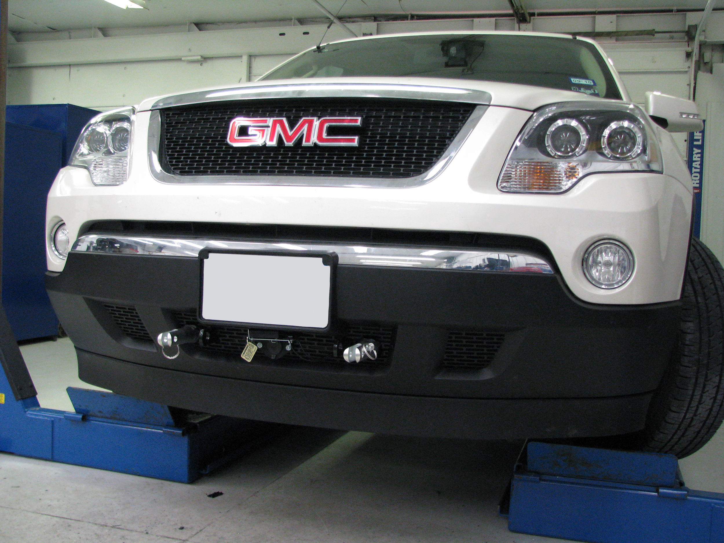 BlueOx Tow Bar Base Plate, Front Mount, RV Flat Towing for Select, GMC ACADIA thumbnail 1