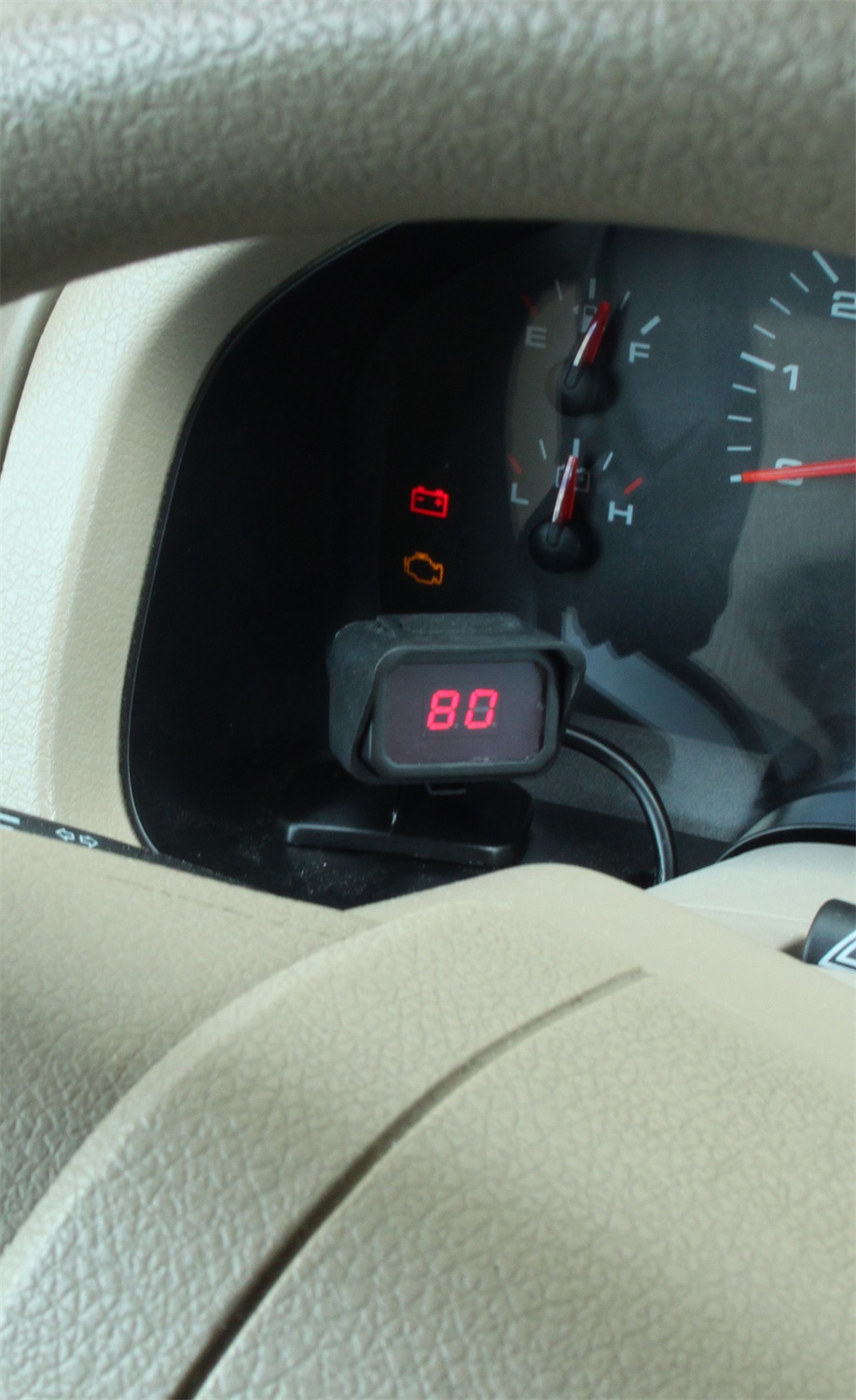 InSIGHT™ Proportional 1-4 Axle Trailer Brake Controller – 3-Part Design, Digital Display, Easy Install, 7 Sensitivity Settings thumbnail 2