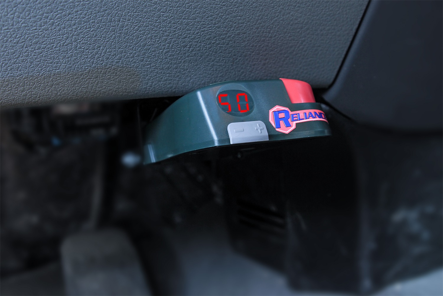 Hopkins 47284 1-4 Axles Time-Delay Trailer Brake Controller – Digital Display, Adjustable Power, Easy Install thumbnail 2