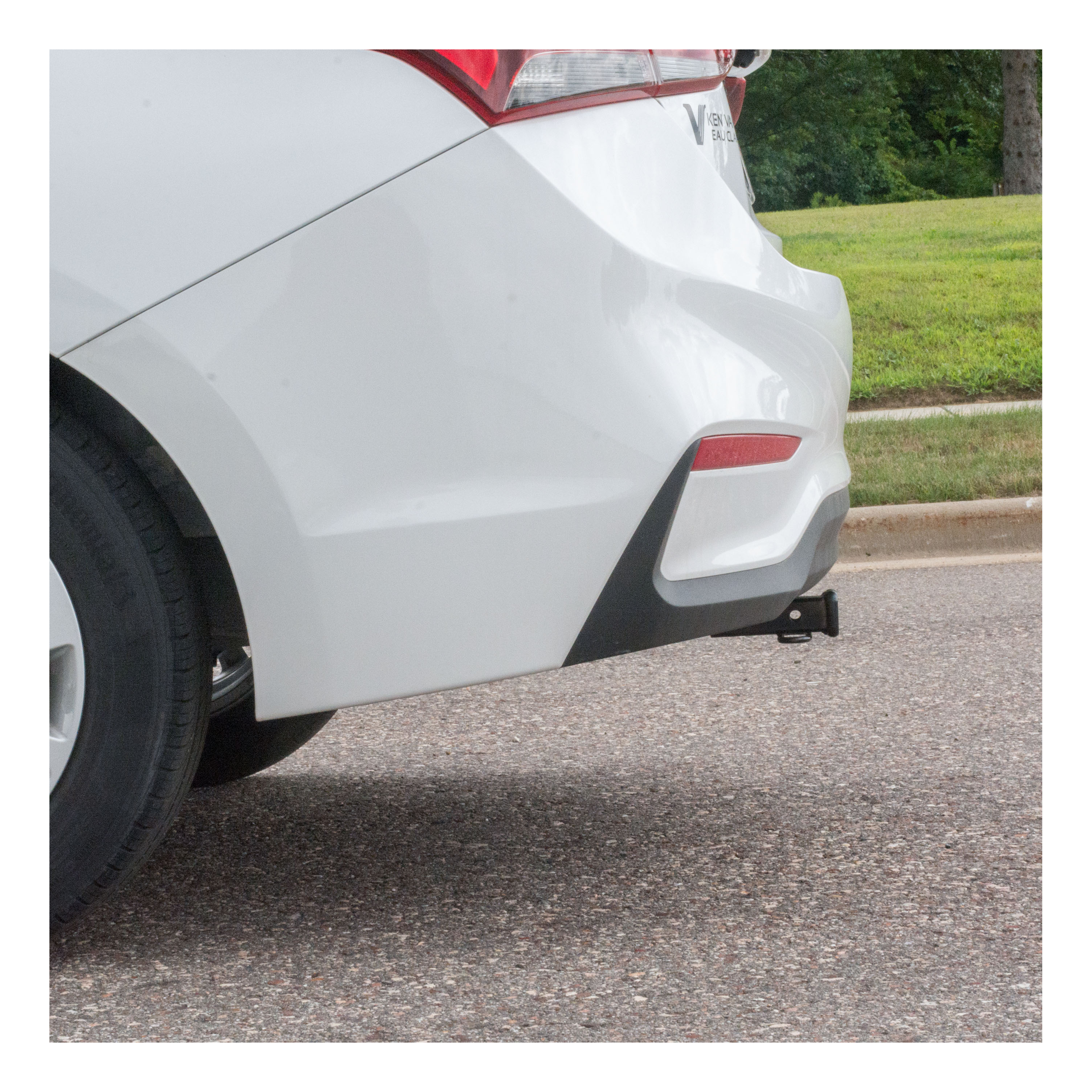 CURT 11548 Class 1 Trailer Hitch, 1-1/4-Inch Receiver, Fits Select Hyundai Accent thumbnail 7