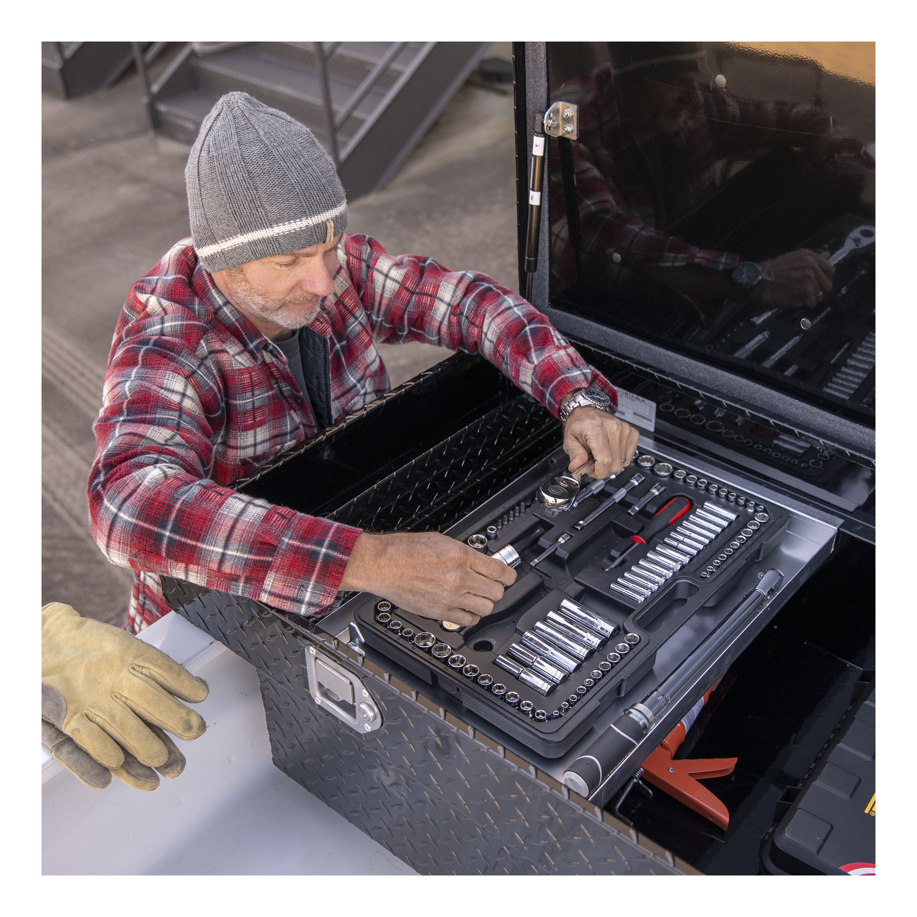 UWS Gloss Black Aluminum 69" Extra-Wide Crossover Truck Tool Box TBS-69-LBTA-BLK thumbnail 6