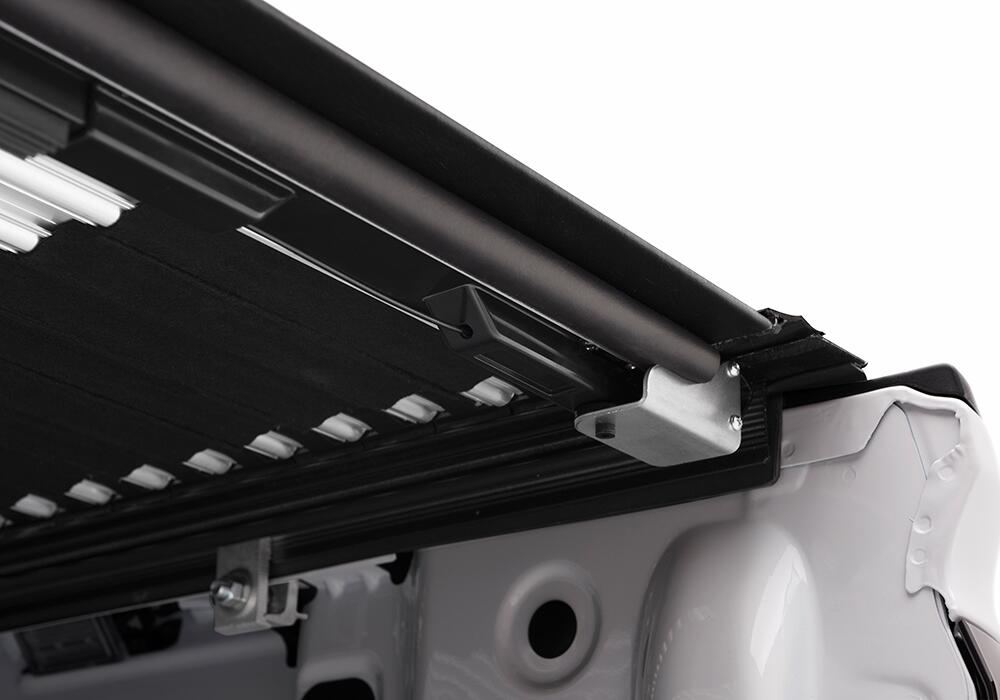 BAK Revolver Roll-Up Hard Cover X2 88-13 C/K Pickup/Silv/Sierra 1500/88-14 2500HD/3500HD 8' 39102 thumbnail 3