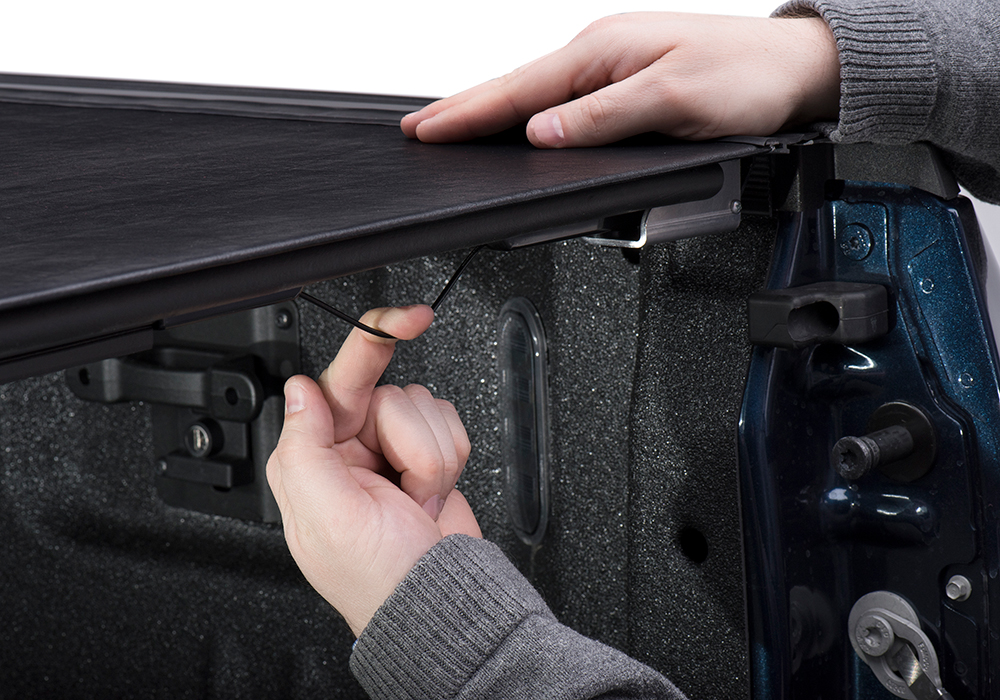 BAK Revolver Roll-Up Hard Cover X2 04-14 F150 5'7" w/out Cargo Management System 39309 thumbnail 6