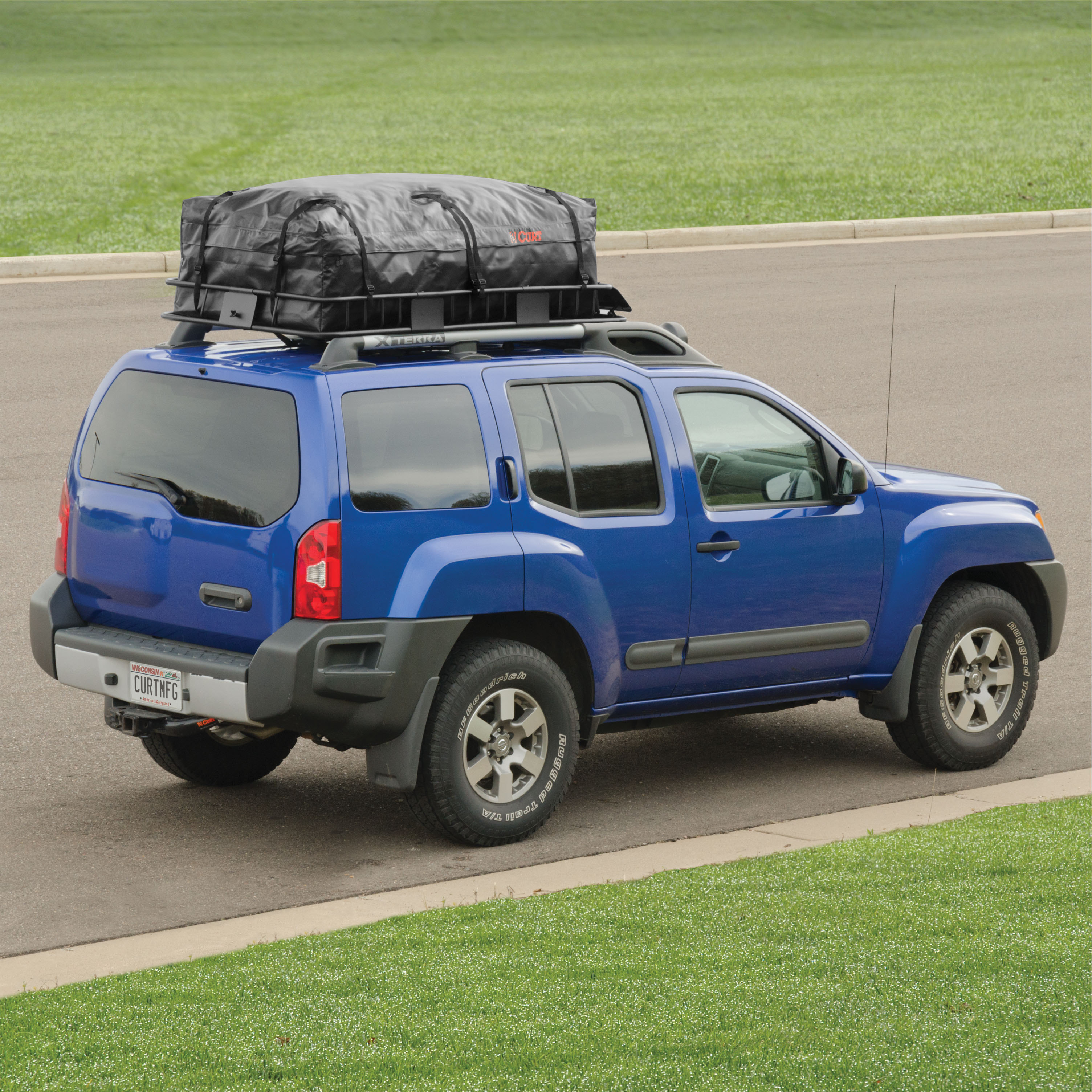 CURT 59" x 34" x 21" Weather-Resistant Vinyl Roof Rack Cargo Bag Roof Rack thumbnail 7