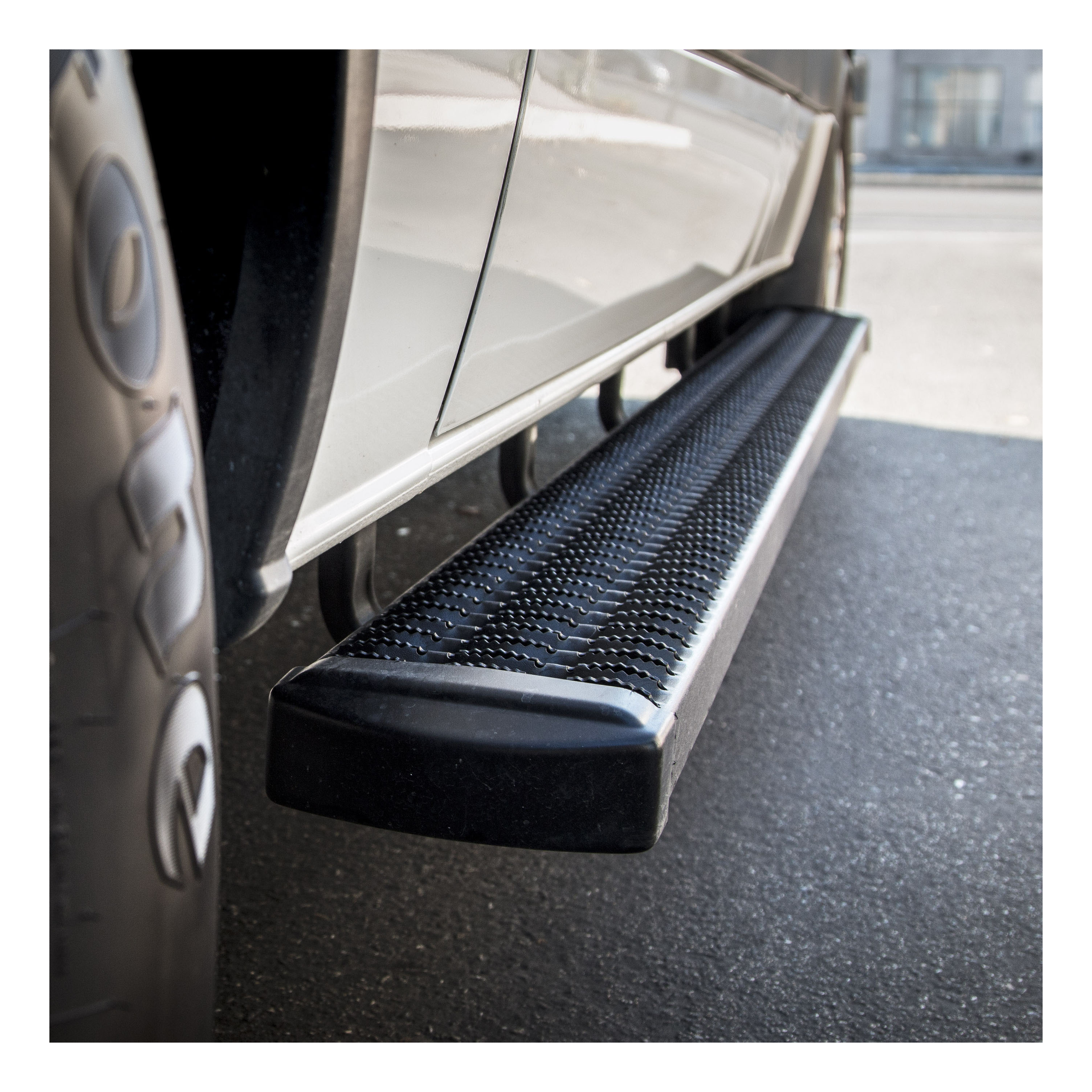 LUVERNE Grip Step 7" x 54" Black Aluminum Running Boards, Select Silverado, Sierra 415054-401111 thumbnail 3