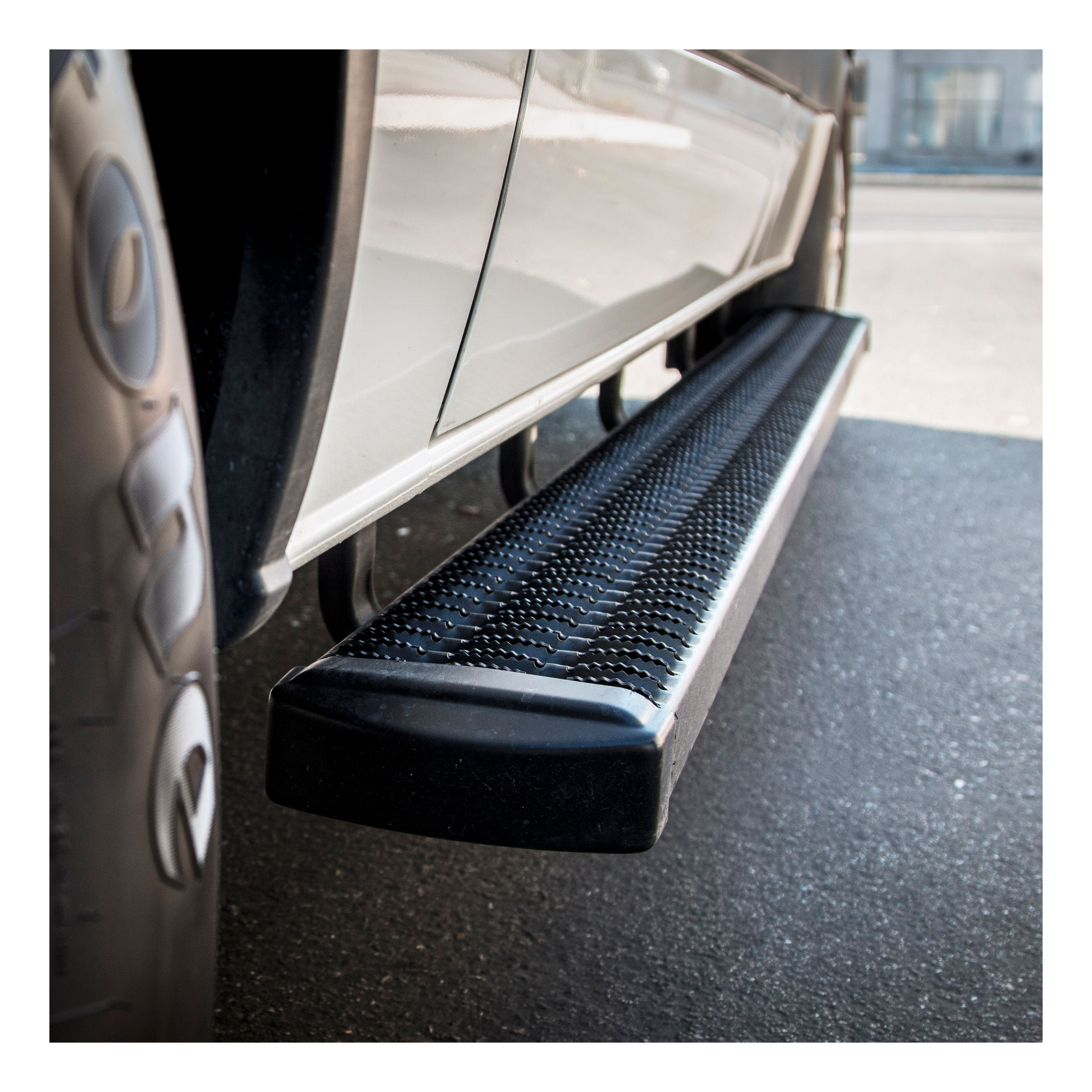 LUVERNE Grip Step 7" x 98" Aluminum Wheel-to-Wheel Running Boards, Select Ford F-150 415098-401530 thumbnail 2