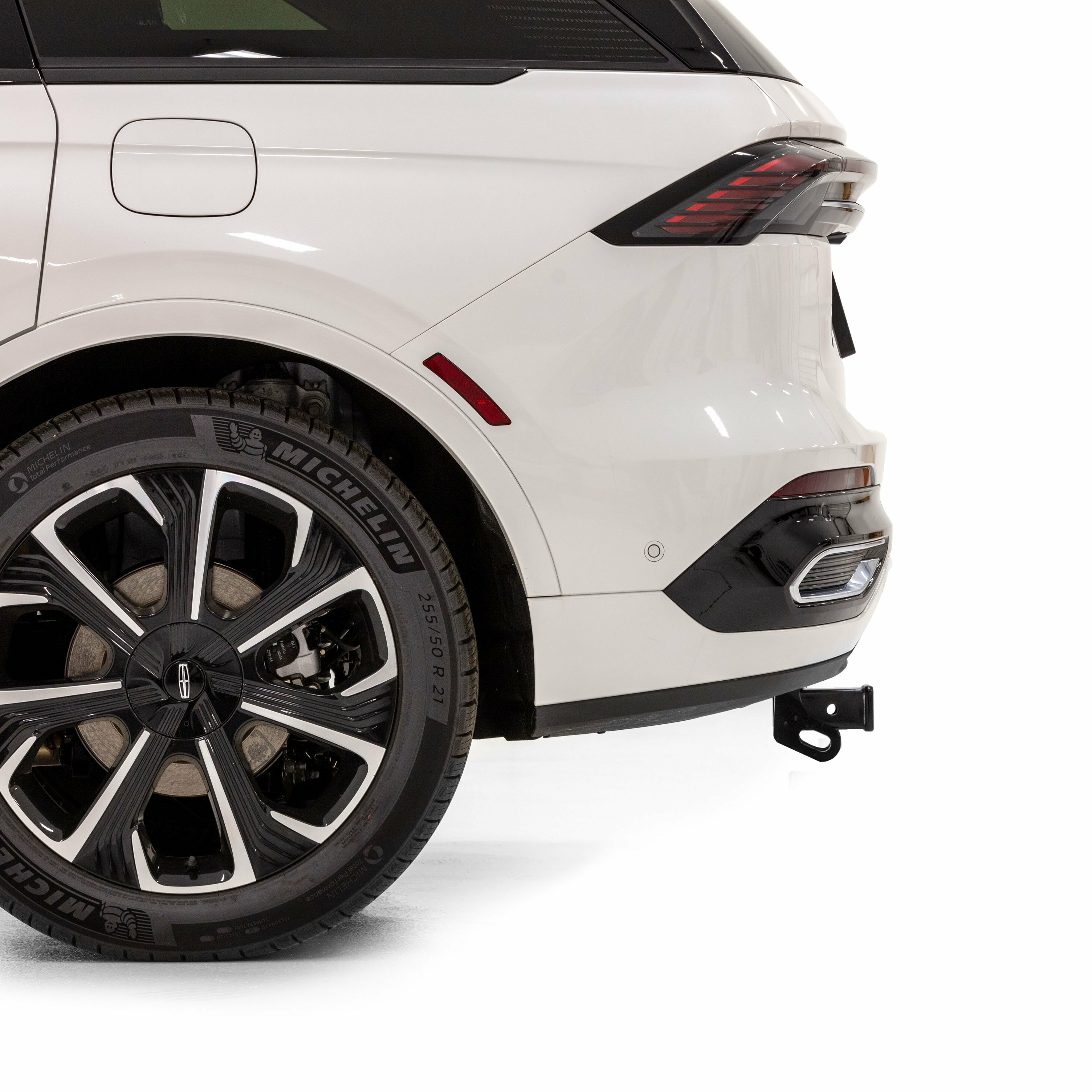 2024-2025 Lincoln Nautilus All CURT Class 3 Trailer Hitch, 2" Receiver + 2" Ball + 1-7/8" Ball Kit thumbnail 3