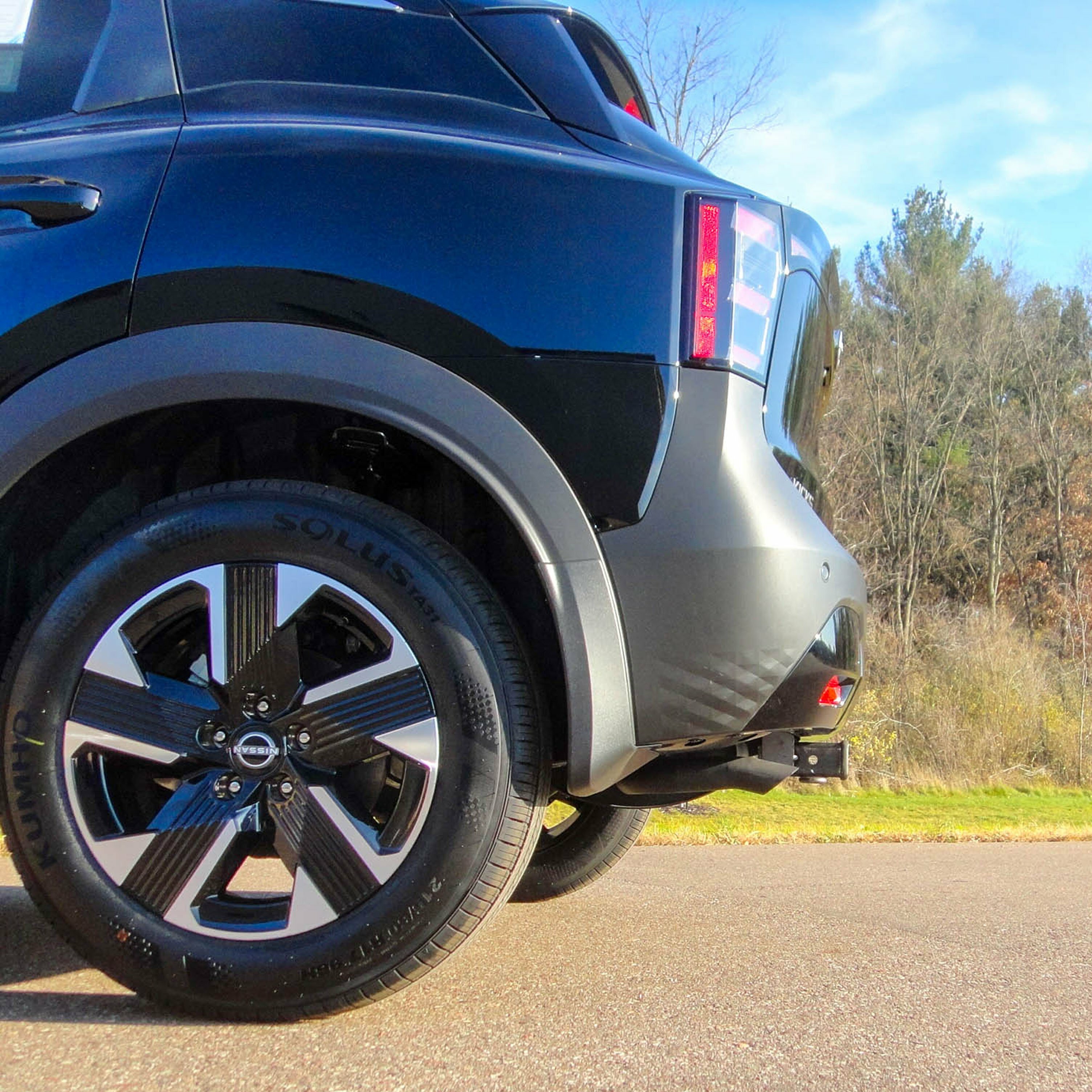 2025 Nissan Kicks All Class 3 Trailer Hitch, 2" Receiver + 2" Ball + 1-7/8" Ball Kit thumbnail 3