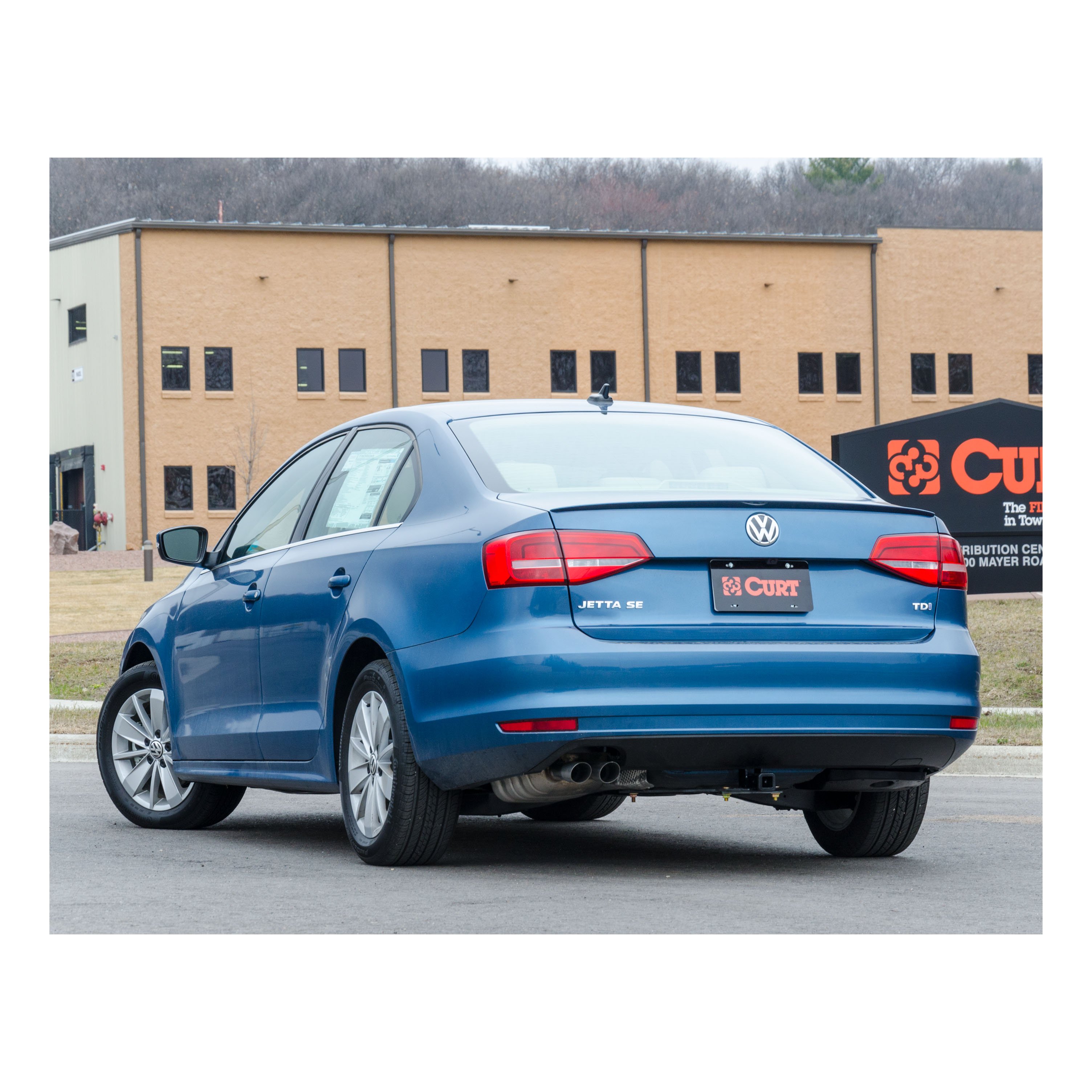 2015 Volkswagen Jetta Sedan, TDI Curt 1-1/4" Class 1 Trailer Tow Hitch + 5-Flat Wiring Kit Tow Boat/Utility Trailer with Surge Brakes 11410 thumbnail 4
