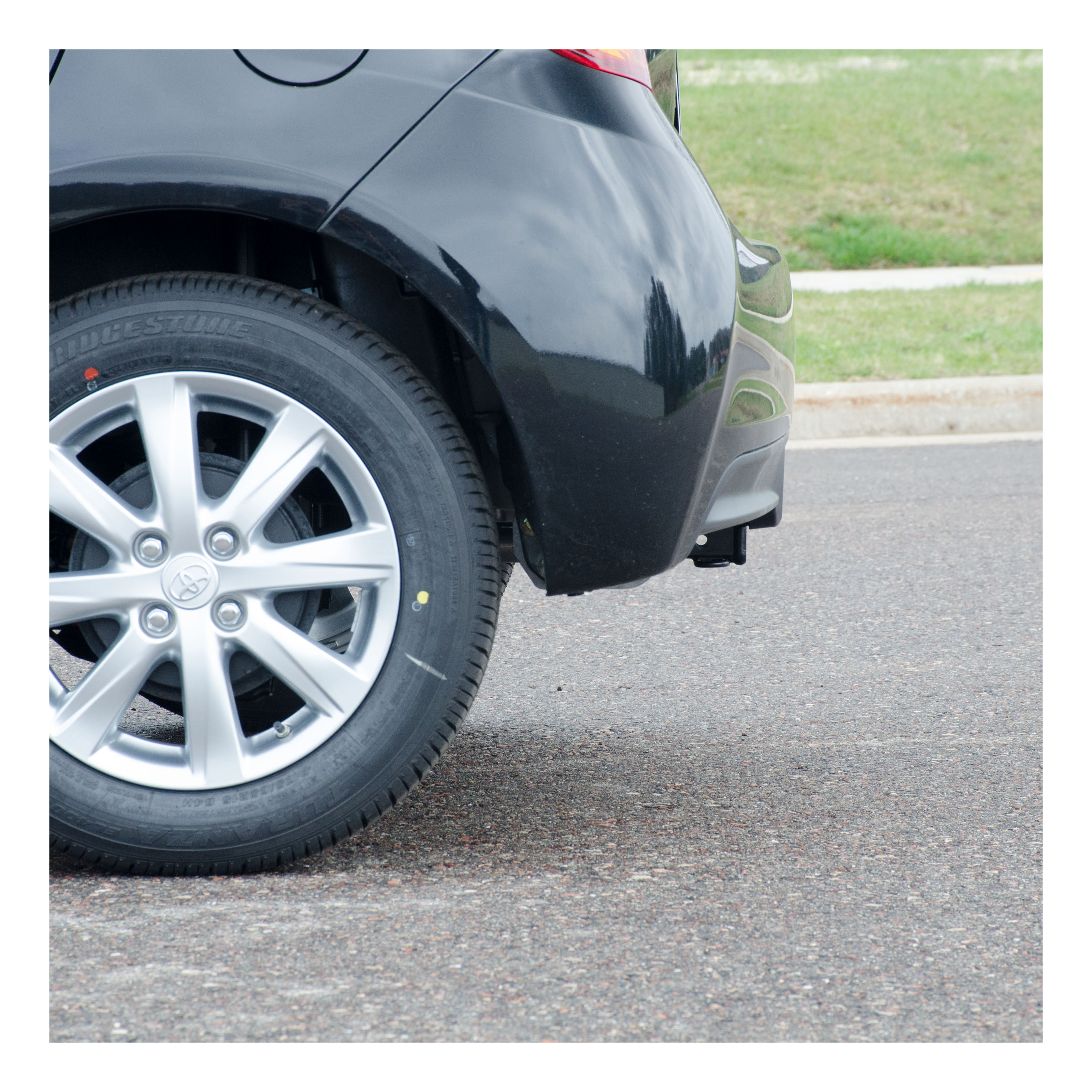 2007 - 2014 Toyota Yaris Hatchback Curt 1-1/4" Class 1 Trailer Tow Hitch + 5-Flat Wiring Kit Tow Boat/Utility Trailer with Surge Brakes 11480 thumbnail 9
