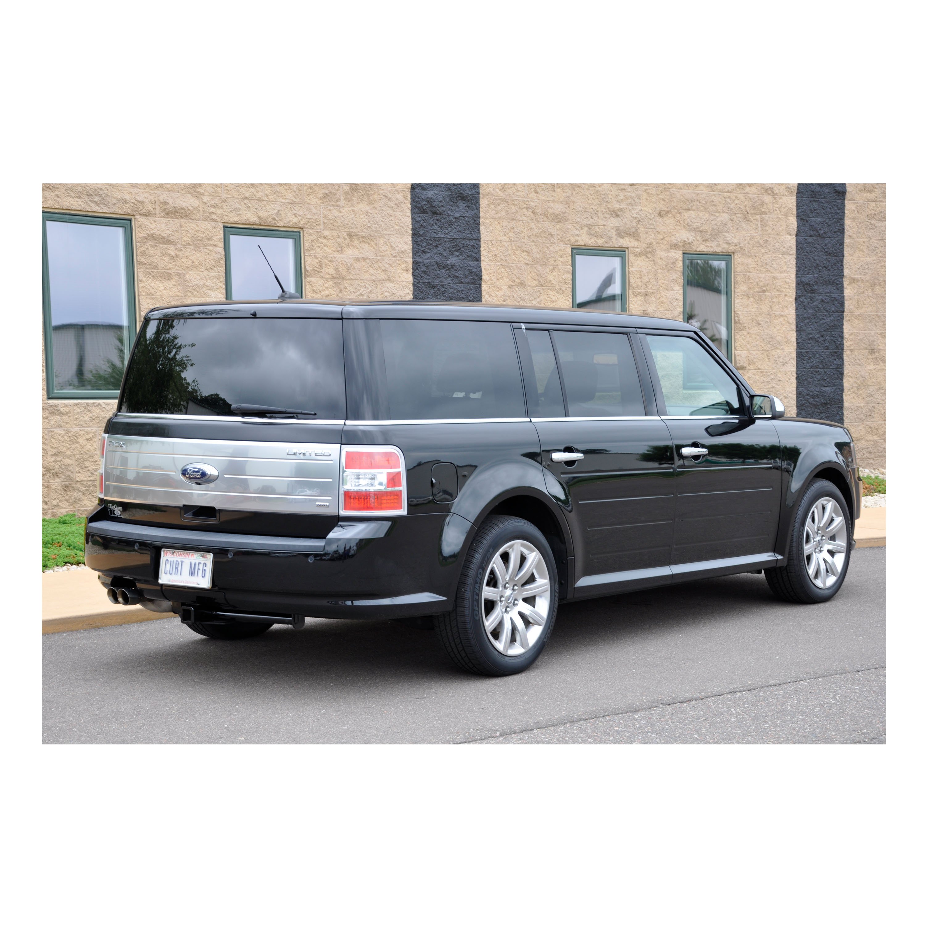 2009 - 2019 Ford Flex Without dual exhaust Curt 2" Class 3 Trailer Tow Hitch + 5-Flat Wiring Kit Tow Boat/Utility Trailer with Surge Brakes 13551 thumbnail 4