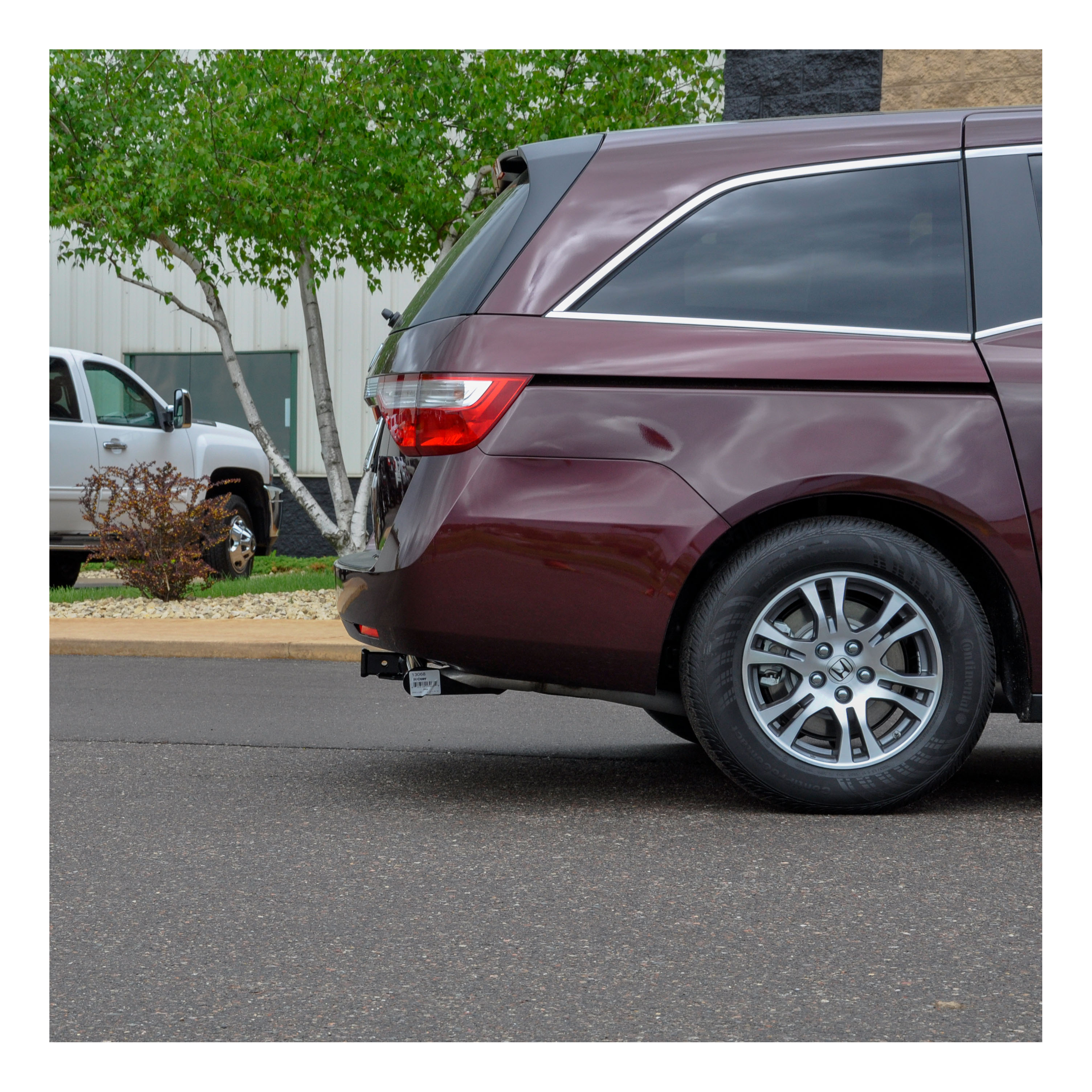 2011 - 2017 Honda Odyssey Curt 2" Class 3 Trailer Tow Hitch + 5-Flat Wiring Kit Tow Boat/Utility Trailer with Surge Brakes 13068 thumbnail 9