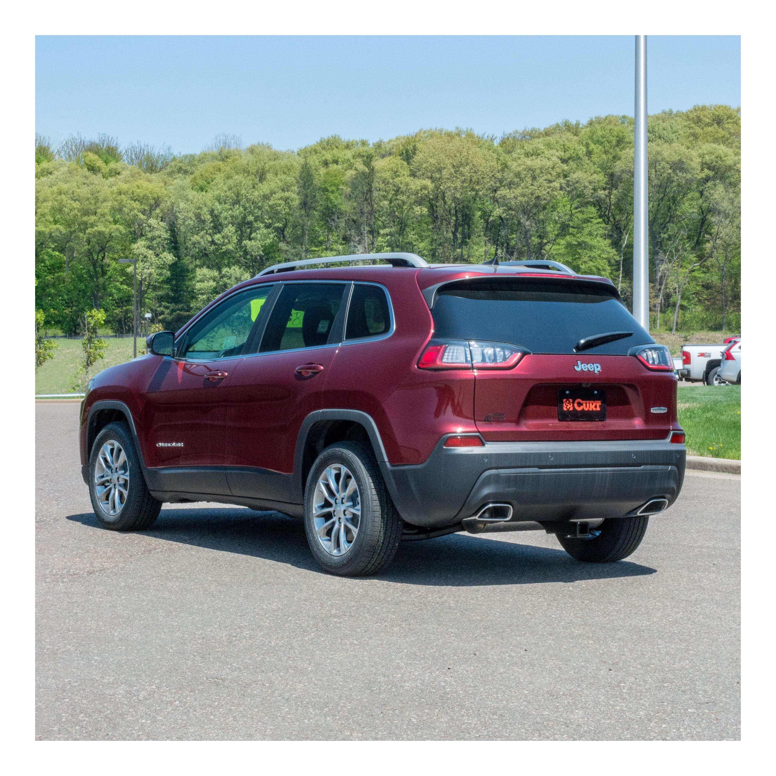 2019 - 2023 Jeep Cherokee Curt 2" Class 3 Trailer Tow Hitch + 5-Flat Wiring Kit Tow Boat/Utility Trailer with Surge Brakes 13395 thumbnail 4