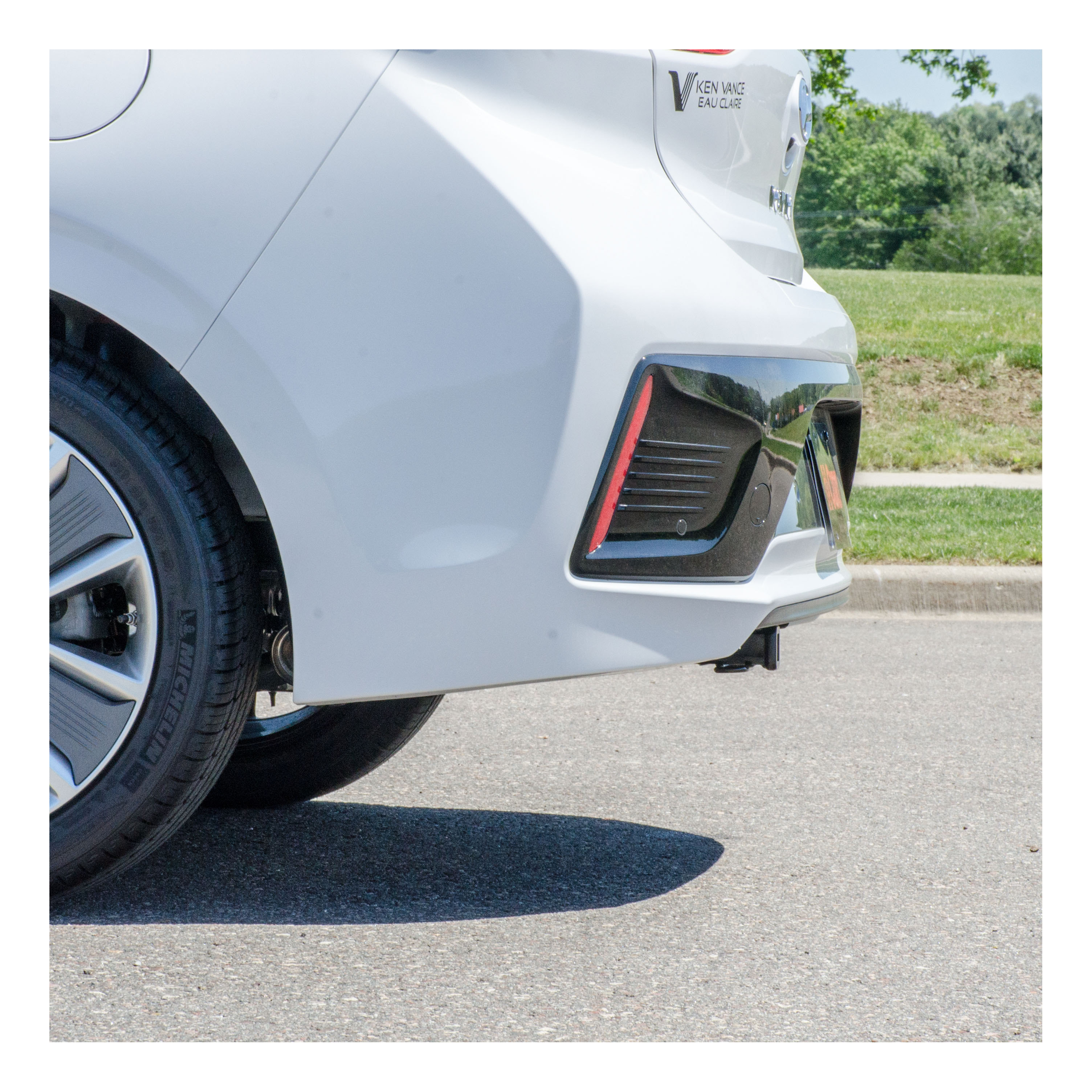 2017 - 2022 Hyundai Ioniq Excluding Electric or Plug-In Curt 1-1/4" Class 1 Trailer Tow Hitch + 5-Flat Wiring Kit Tow Boat/Utility Trailer with Surge Brakes 11486 thumbnail 9