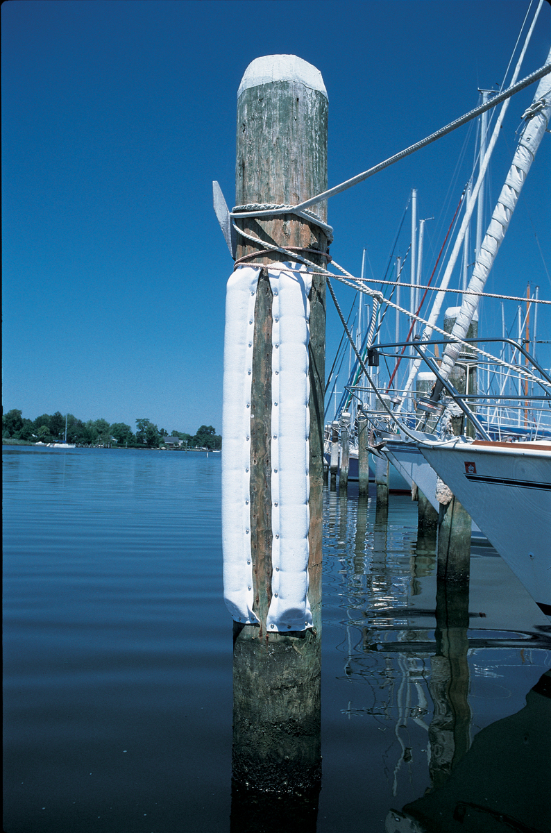 Taylor Made Medium Premium Dock & Post Bumper, White (4-1/2"W x 1-3/4"D x 6'L) #DB3.60