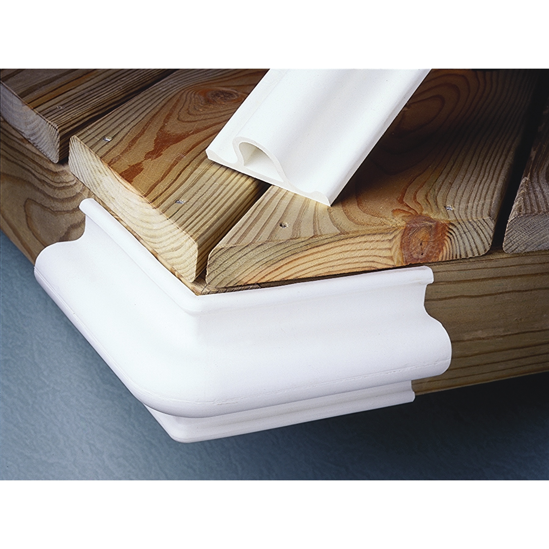 Taylor Made 90-Degree Dock Corner Bumper, White (3-1/2" W x 6" L) #96009