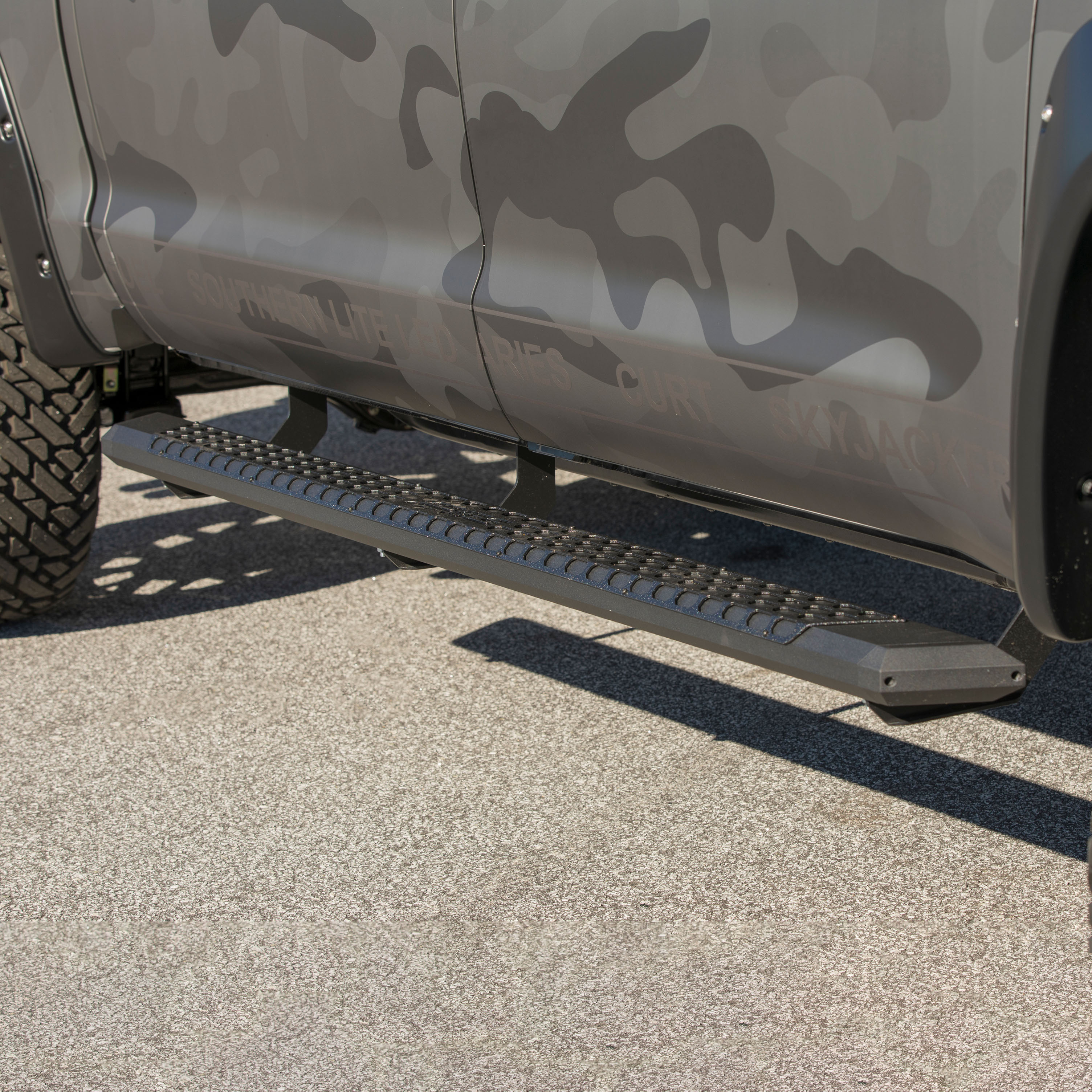ARIES AdvantEDGE 5-1/2" x 85" Black Aluminum Side Bars, Select Toyota Tundra Step Nerf Bar Kit thumbnail 9