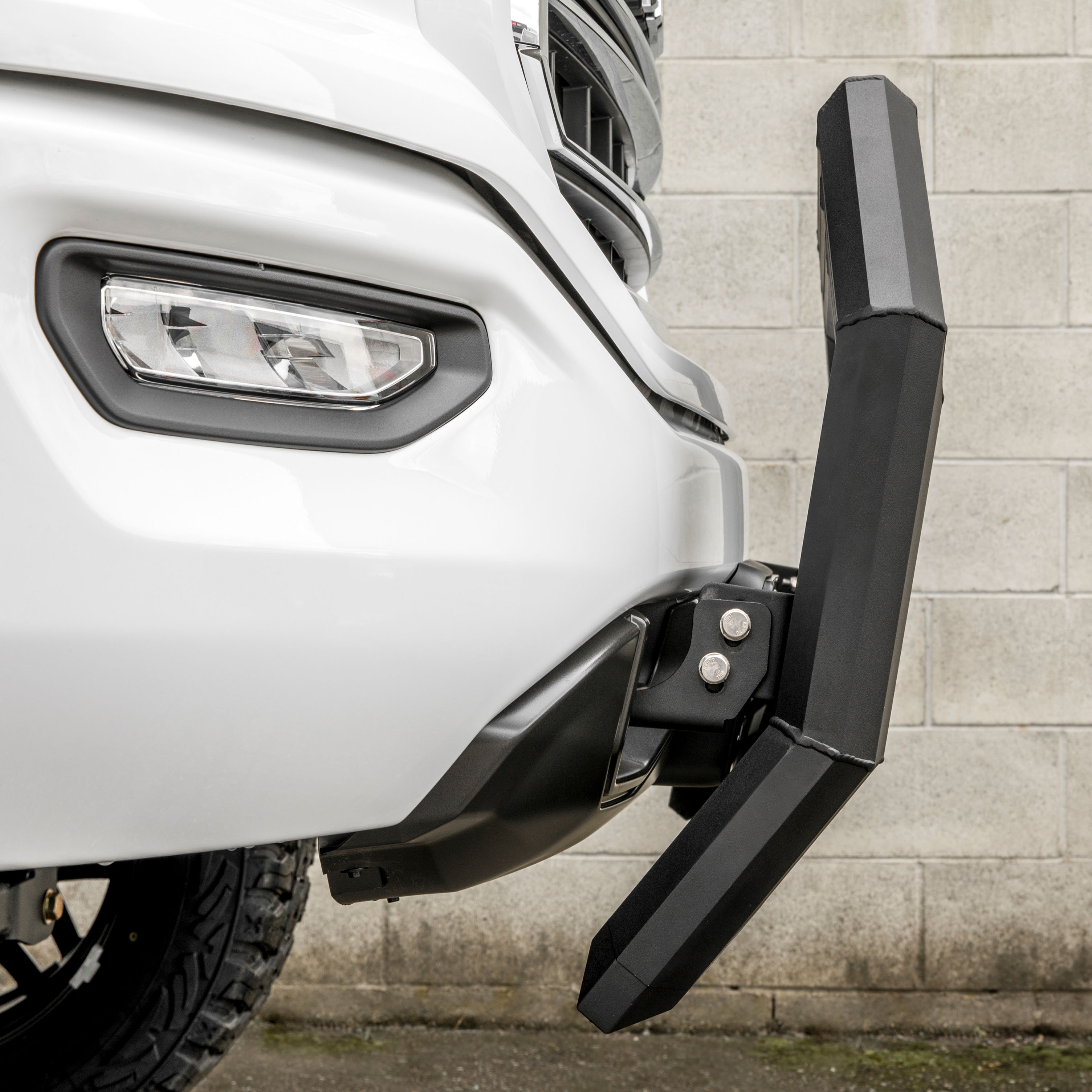 ARIES AdvantEDGE 5-1/2" Black Aluminum Bull Bar, Select Silverado, Sierra 2500, 3500 Brush Guard thumbnail 12