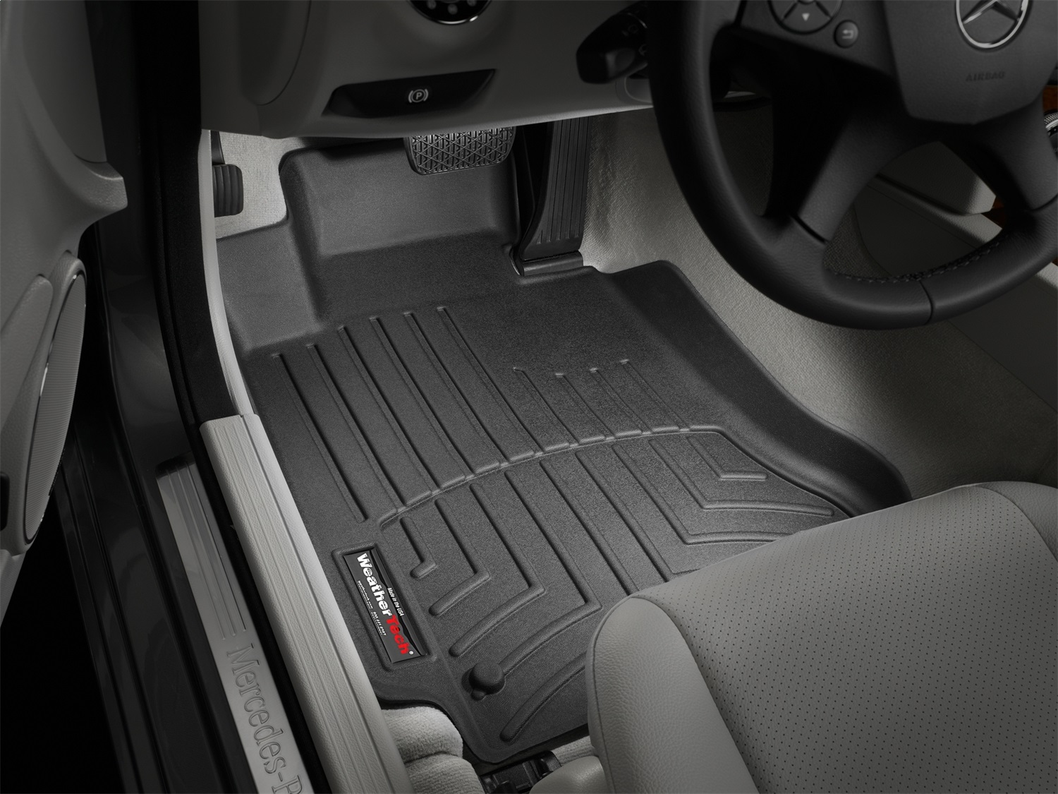 WeatherTech FloorLinerTM DigitalFit; Black; Front 441611 thumbnail 0