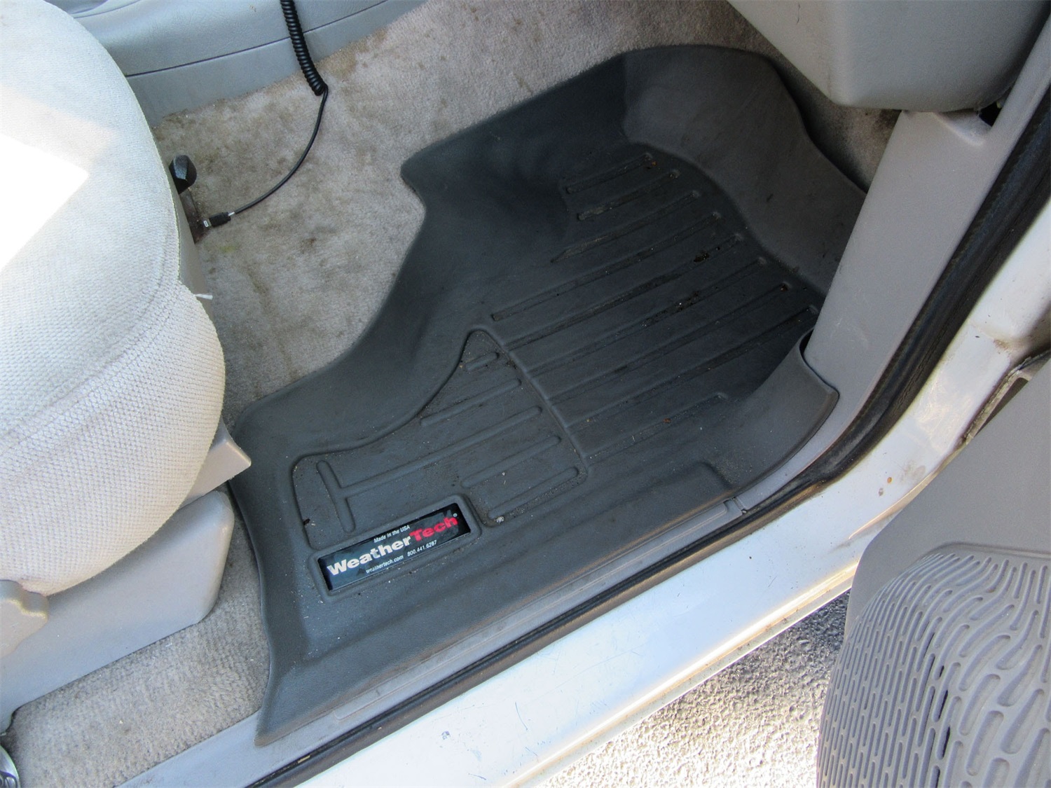 WeatherTech FloorLinerTM DigitalFit; Black; Front 441161 thumbnail 1