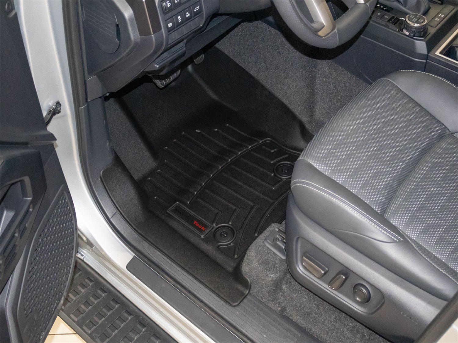 WeatherTech FloorLinerTM DigitalFit; Black; Front 4419191 thumbnail 0