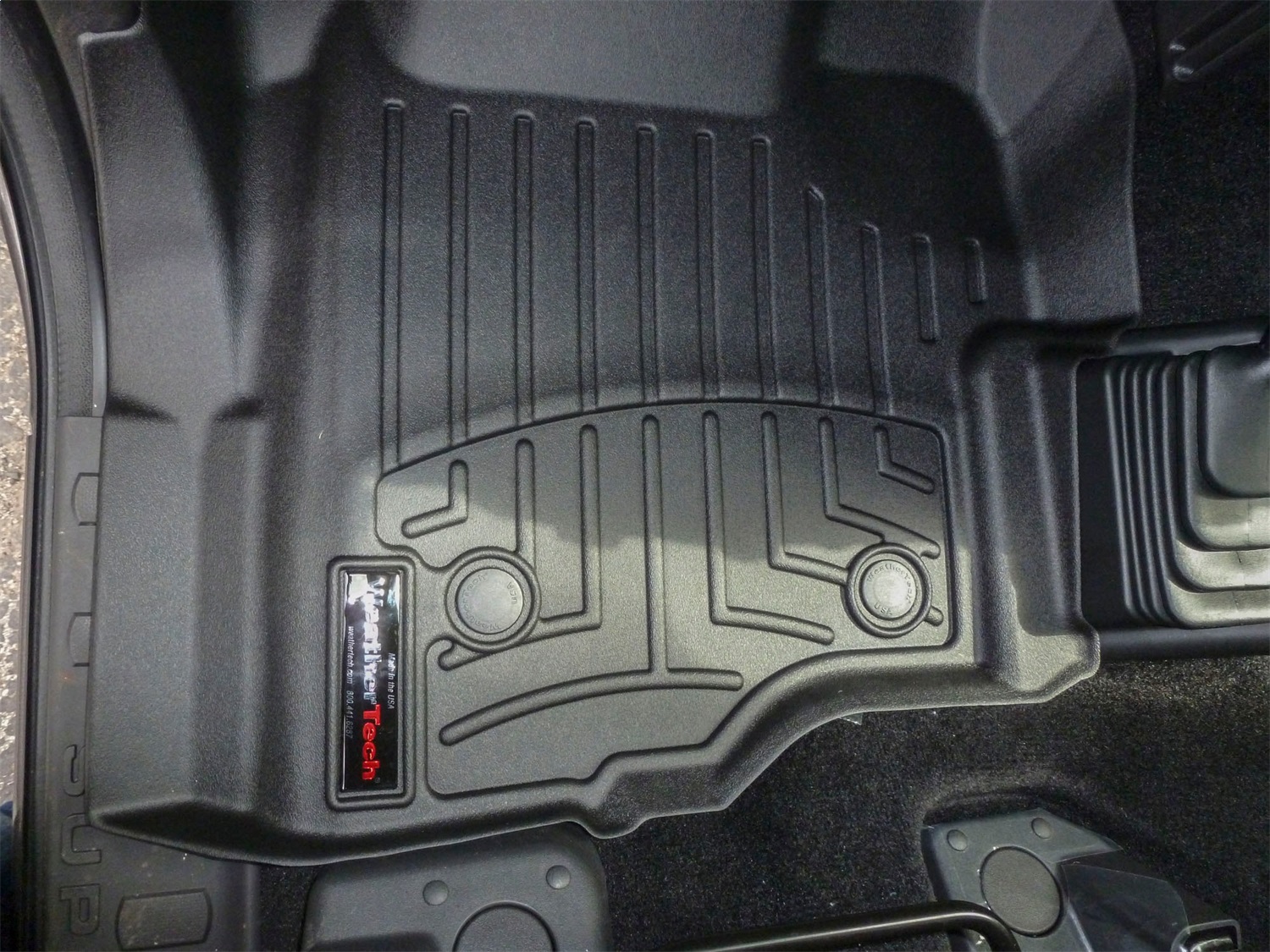 WeatherTech FloorLinerTM DigitalFit; Black; Front 444261 thumbnail 1