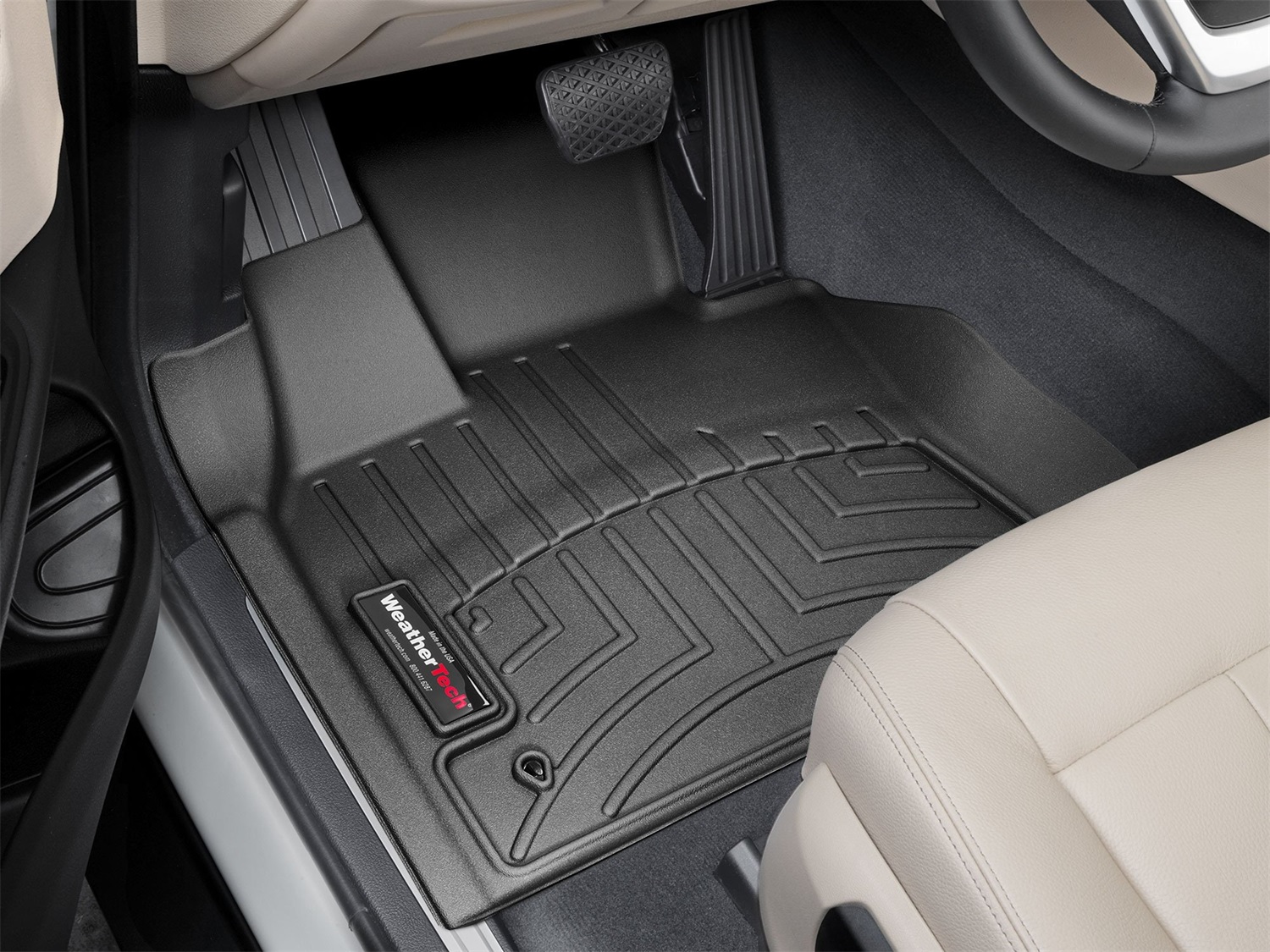 WeatherTech FloorLinerTM DigitalFit; Black; Front 4413351 thumbnail 0