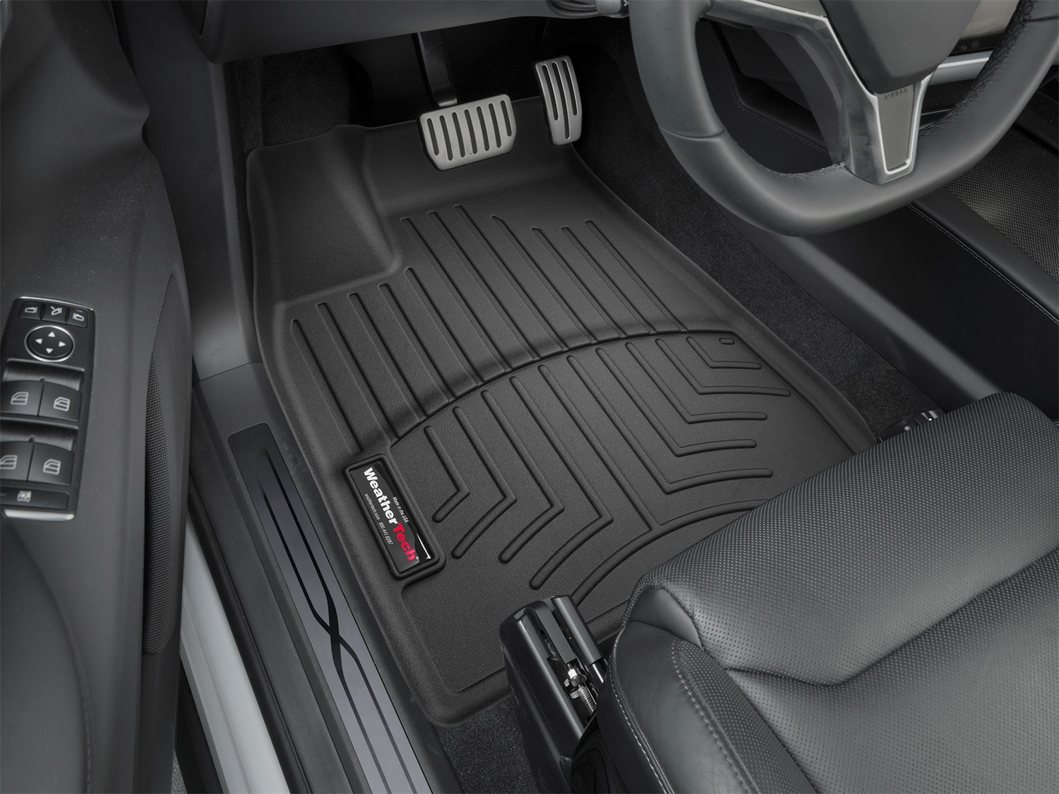 WeatherTech FloorLinerTM DigitalFit; Black; Front 448691 thumbnail 0