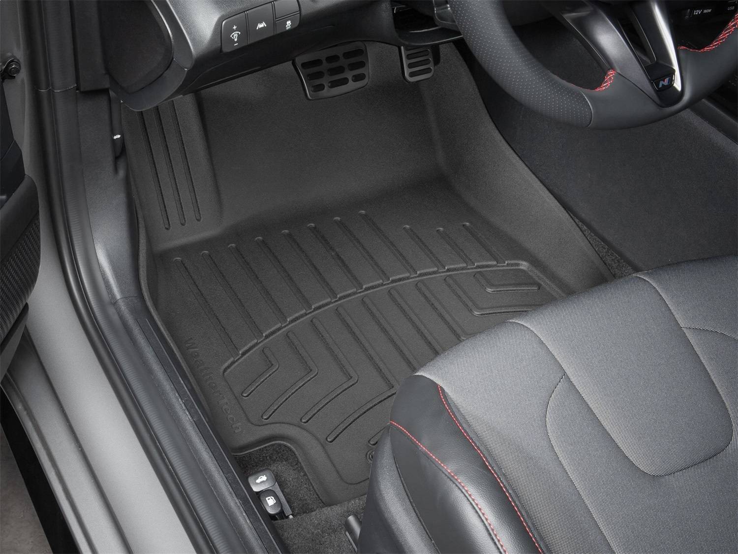 WeatherTech FloorLinerTM HP; Black; Front 4416521IM thumbnail 1