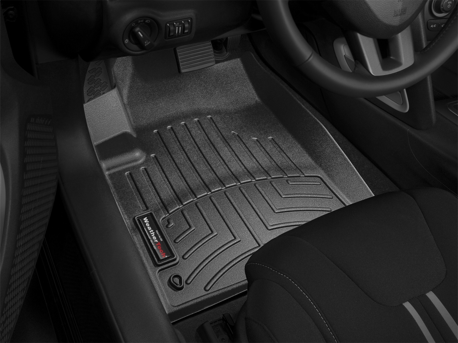 WeatherTech FloorLinerTM DigitalFit; Black; Front 444691 thumbnail 1