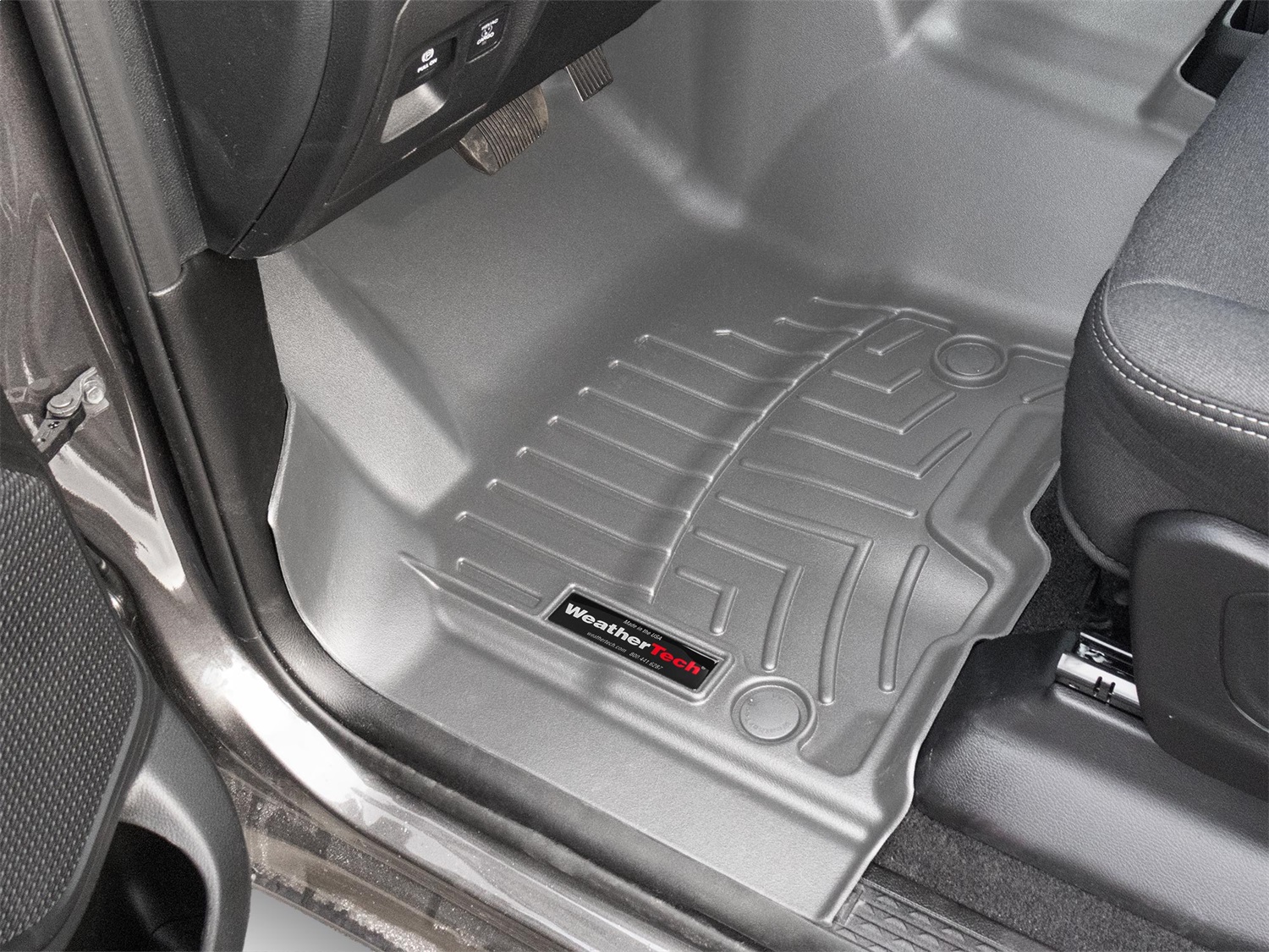 WeatherTech FloorLinerTM DigitalFit; Grey; Over The Hump 4618911 thumbnail 1