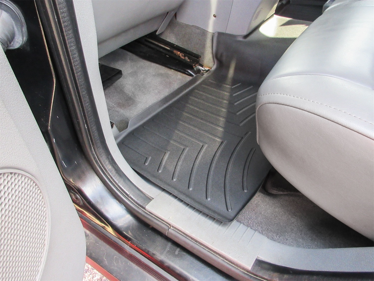 WeatherTech FloorLinerTM DigitalFit; Black; Rear 440132 thumbnail 1