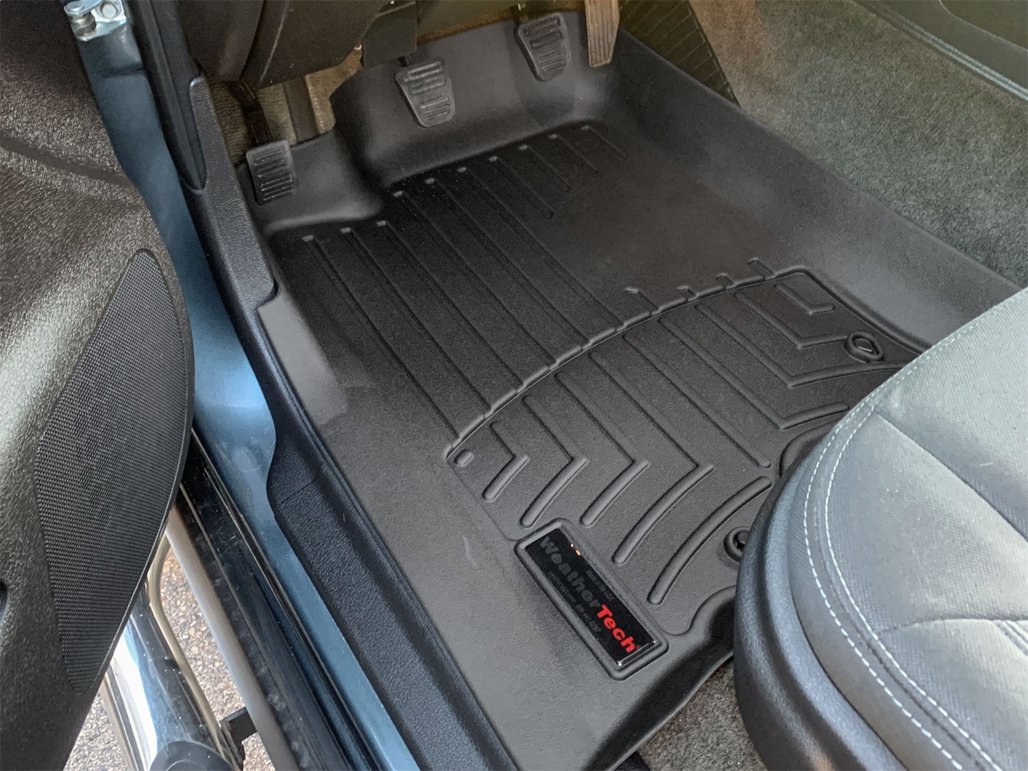 WeatherTech FloorLinerTM DigitalFit; Black; Front 440341 thumbnail 1