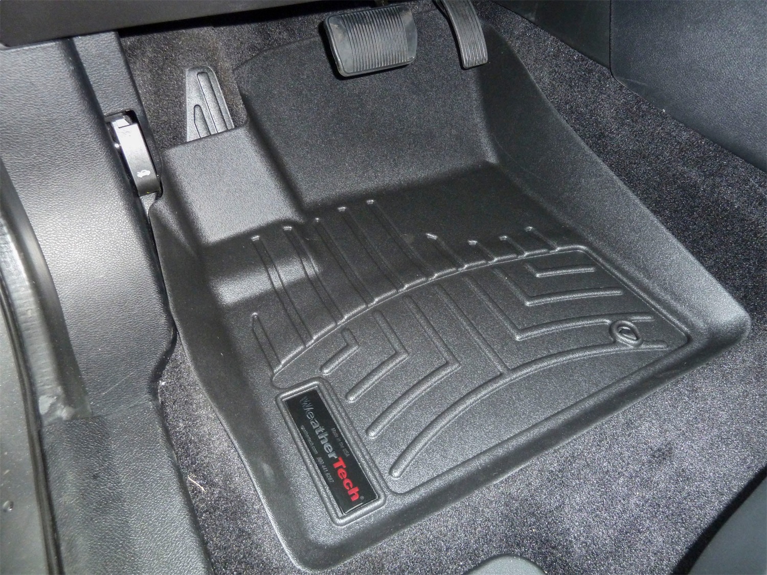 WeatherTech FloorLinerTM DigitalFit; Black; Front 443761 thumbnail 0