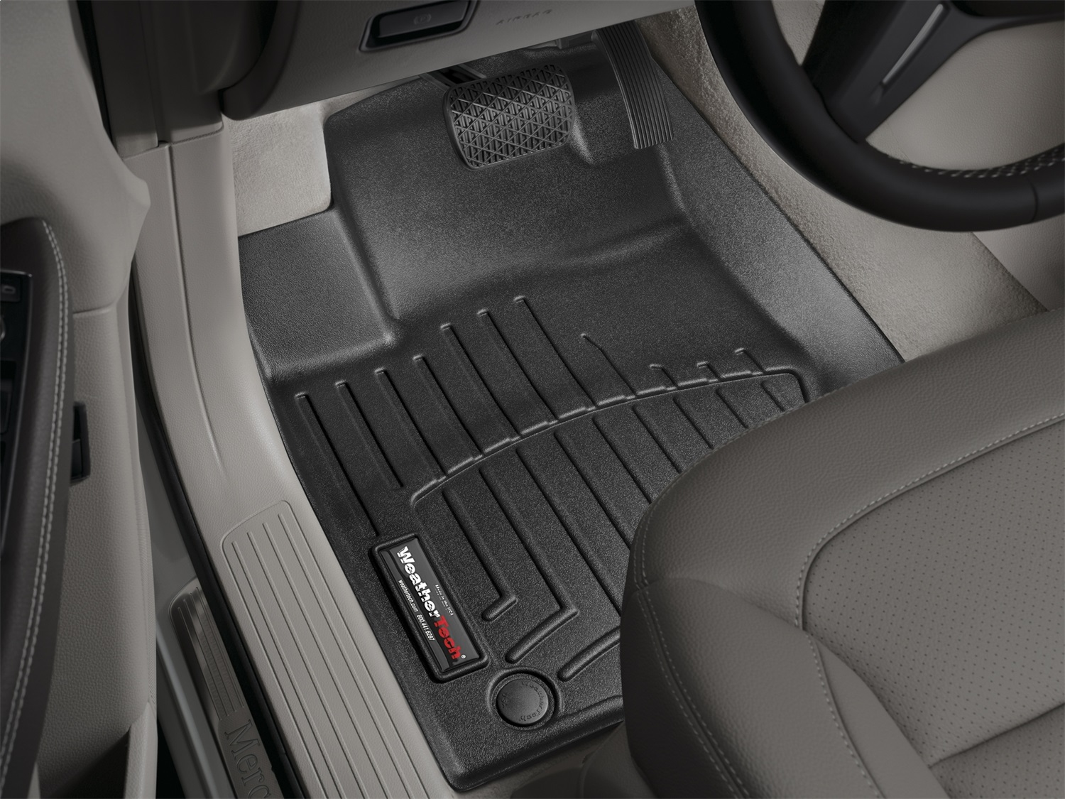 WeatherTech FloorLinerTM DigitalFit; Black; Front 444011 thumbnail 1