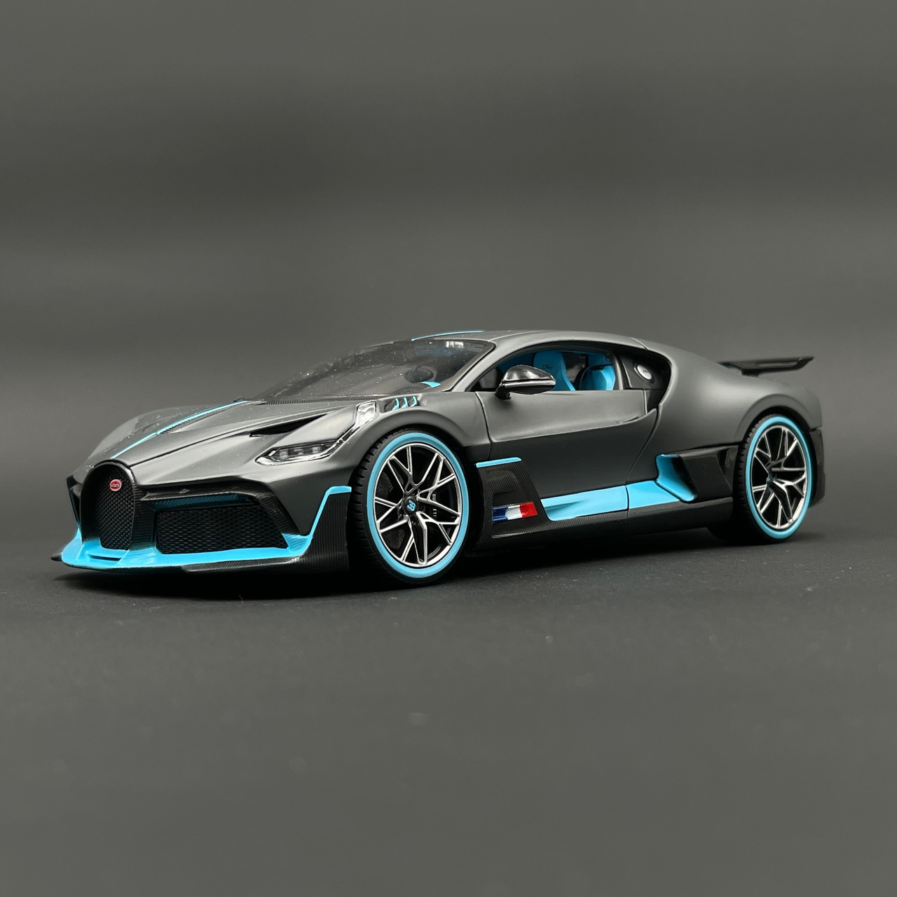 Maisto 1:24 Bugatti Divo Spor Araba Simülasyon Alaşım Araba Modeli Oyuncak Hediy Maisto 1:24 Bugatti Divo Spor Araba Simülasyon Alaşım Araba Modeli Oyuncak Hediy