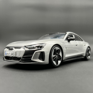 Maisto Special Edition of an Audi RS e-tron GT in 1:18 scale Maisto Special Edition of an Audi RS e-tron GT in 1:18 scale