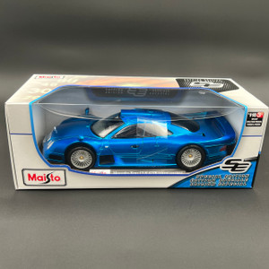 Side view of Maisto Special Edition of a Mercedes-Benz CLK-GTR (street version) in 1:18 scale Side view of Maisto Special Edition of a Mercedes-Benz CLK-GTR (street version) in 1:18 scale