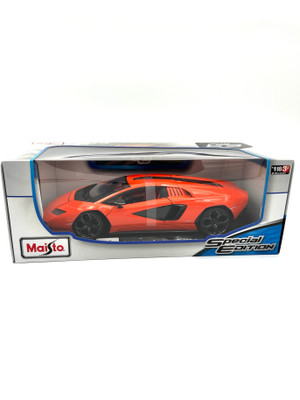 Maisto Special Edition of a Lamborghini Countach LPI 800-4 in 1:18 scale in the color orange Maisto Special Edition of a Lamborghini Countach LPI 800-4 in 1:18 scale in the color orange