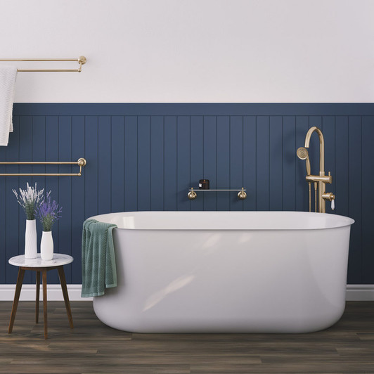 Live shot of the Windsor freestanding bath pictured with Eleanor Floor Mixer & Shower, Urban Brass / Ceramic.