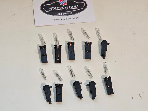 Dash Bulb w/ Plastic Socket, 67-74