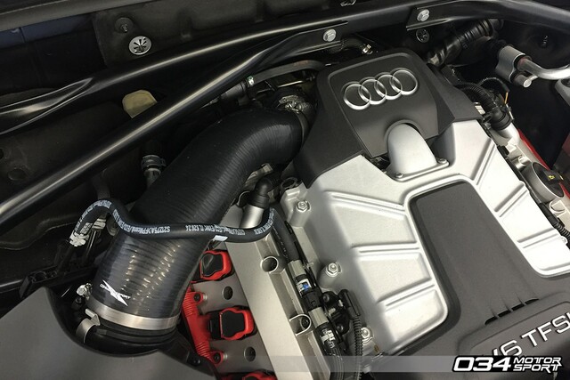 034Motorsport Audi Q5/SQ5 3.0 TFSI Throttle Body Inlet Hose, High-Flow Silicone 034Motorsport Audi Q5/SQ5 3.0 TFSI Throttle Body Inlet Hose, High-Flow Silicone