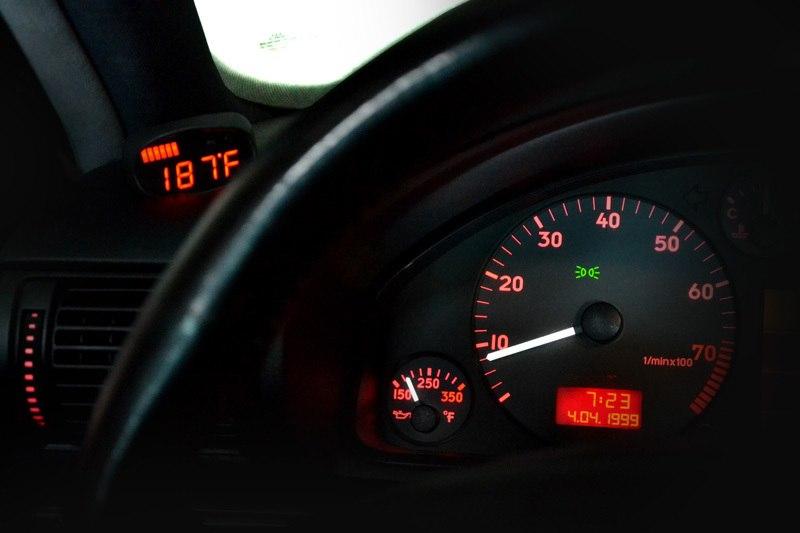 P3 Gauges Audi A3 8L (1996-2003) With Red Bars / Red Digits P3 Gauges Audi A3 8L (1996-2003) With Red Bars / Red Digits