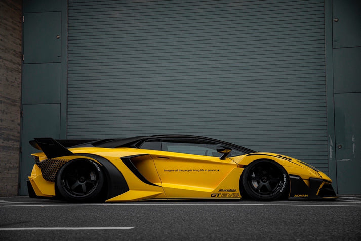 LB Silhouette WORKS Lamborghini Aventador GT EVO FRP + DRY CARBON 2 (LB58-04) LB Silhouette WORKS Lamborghini Aventador GT EVO FRP + DRY CARBON 2 (LB58-04)